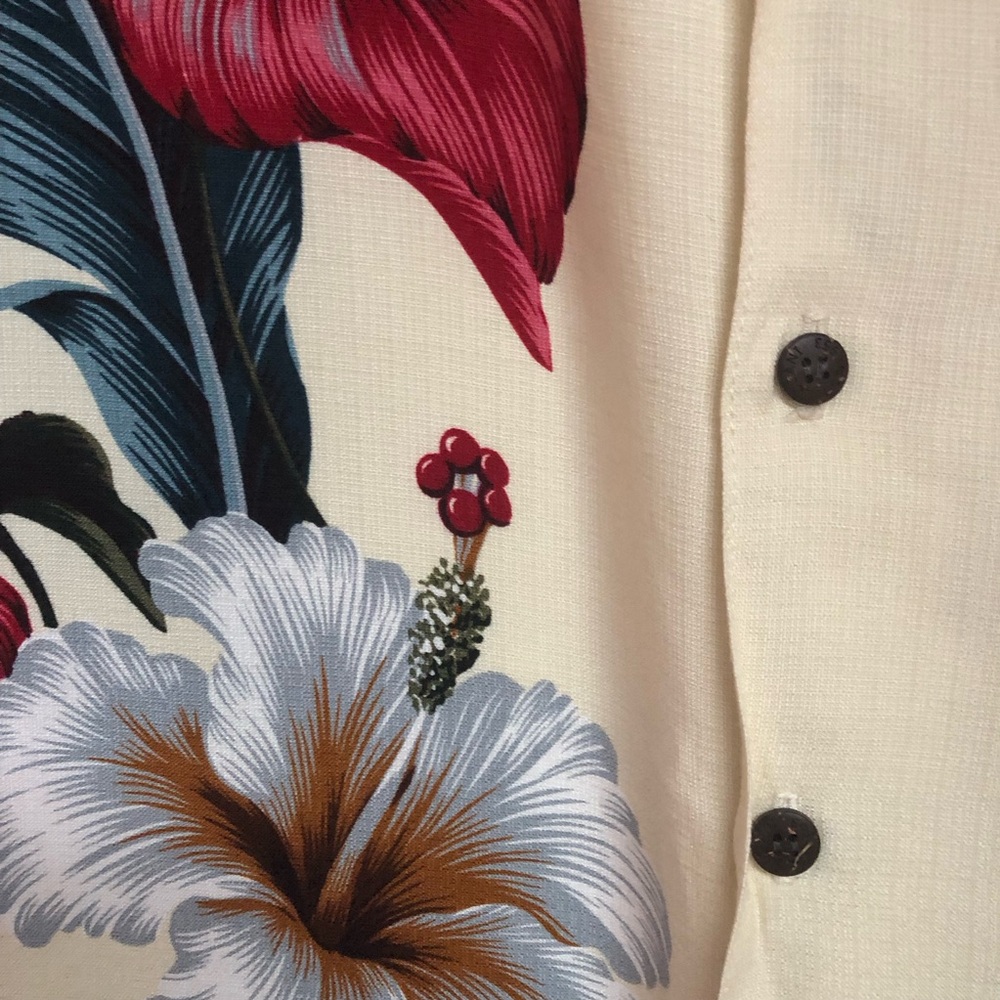 Iolani Hawaii Men's Cream 100% Rayon Floral Shirt Medium - Picture 3 of 4